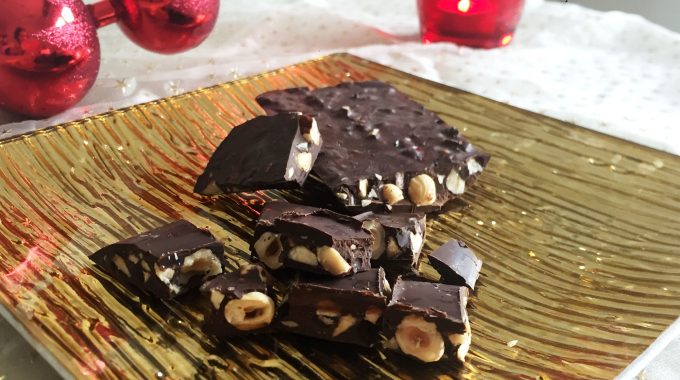 TURRON_DE_CHOCOLATE_Y_AVELLANAS_ESPECIADO_WEB